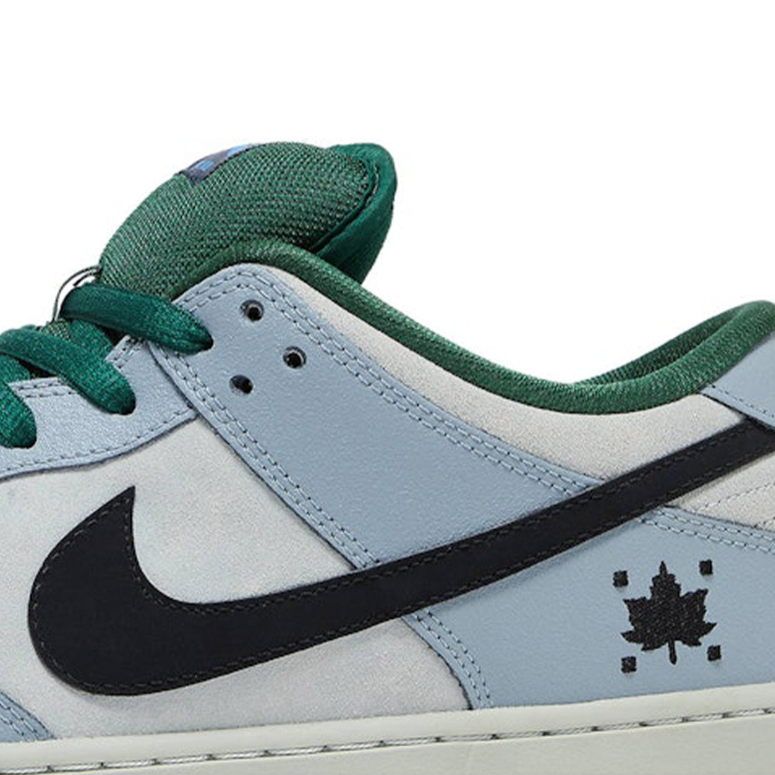 Nike Dunk Low SB “Maple Leaf Central Park” (2015)