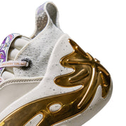 Way of Wade 11 - Statue